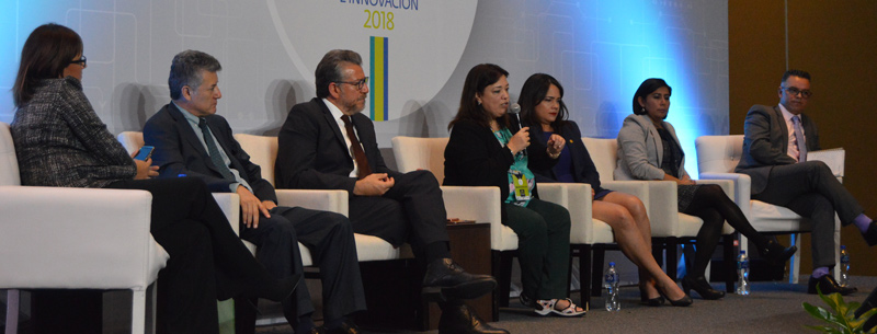 800Panel-Por-qué-realizar-un-posgrado-durante-el-Foro-Nacional-de-Ciencia,-Tecnología-e-Innovación.jpg