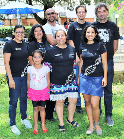 Alejandro Sanchez y su equipo de trabajo