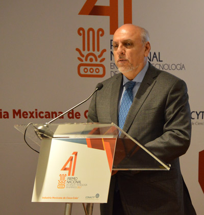 Doctor Enrique Cabrero Mendoza Director General de Conacyt