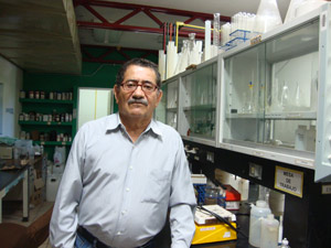 Dr. Rogelio Sosa Perez asesor de Nahomi