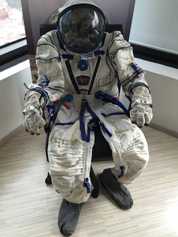 Hadfield traje espacial