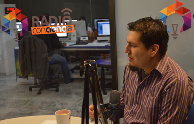 Rodolfo Juarez Olvera cabina de radio AIC 